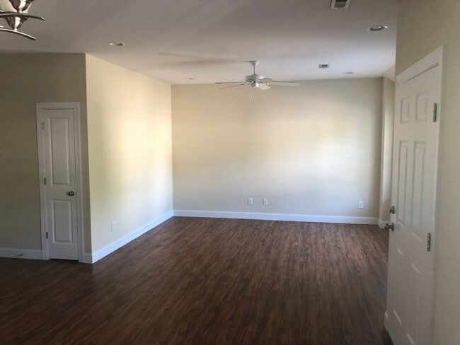 Building Photo - 1207 Greenwood Ave