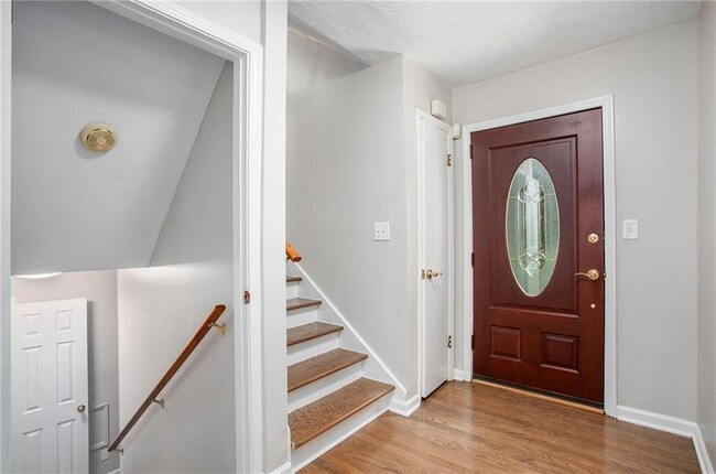 Building Photo - 1768 Briarlake Cir