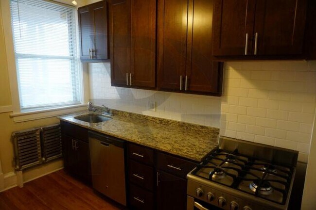 Foto del edificio - 2 bedroom in CHICAGO IL 60613