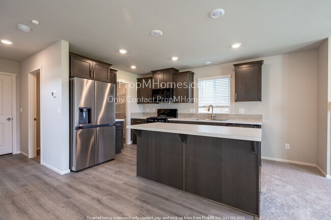 Foto del edificio - 1122 McCallum Ln