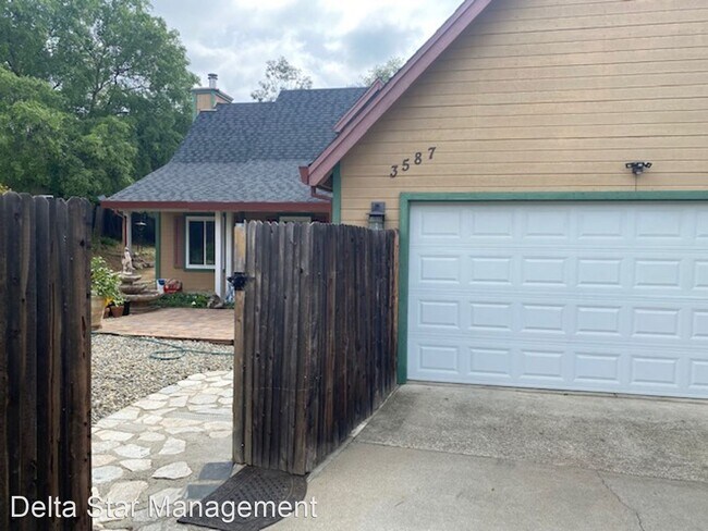 Building Photo - 3 br, 2 bath House - 3587 SILVER RANCH AVENUE