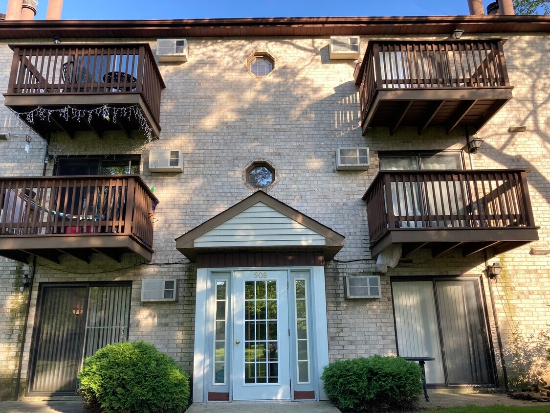 Primary Photo - 508 Spruce Dr