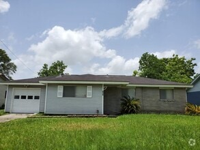 Building Photo - 616 Bridal Wreath Ave