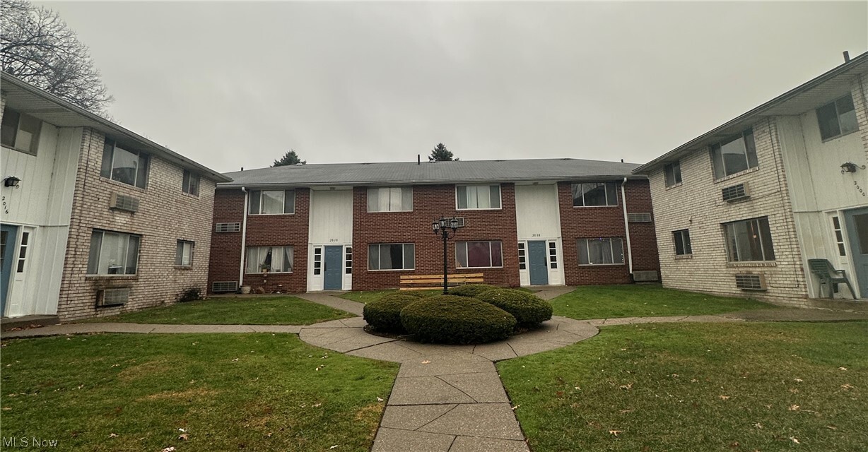 Foto principal - 2008 Woodlawn Ave NW