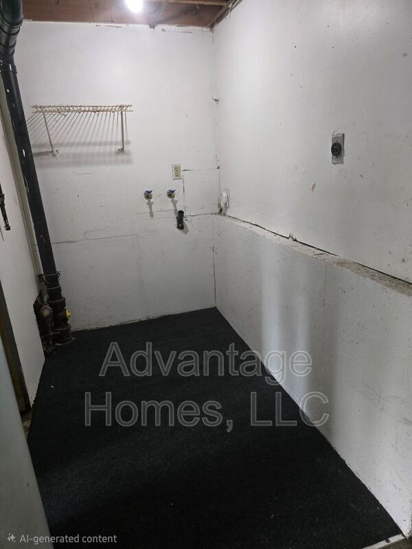 Building Photo - 5814 NW Walnut Ct