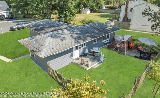 Building Photo - 80 Larkin Pl