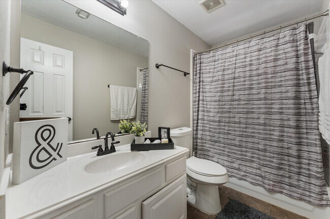 Foto del edificio - 4318 Raintree Ct