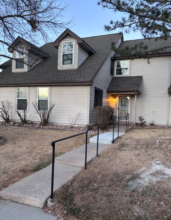 Cute curb appeal - 2172 S. Victor St.