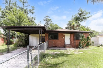 Building Photo - 5120 Quan Dr