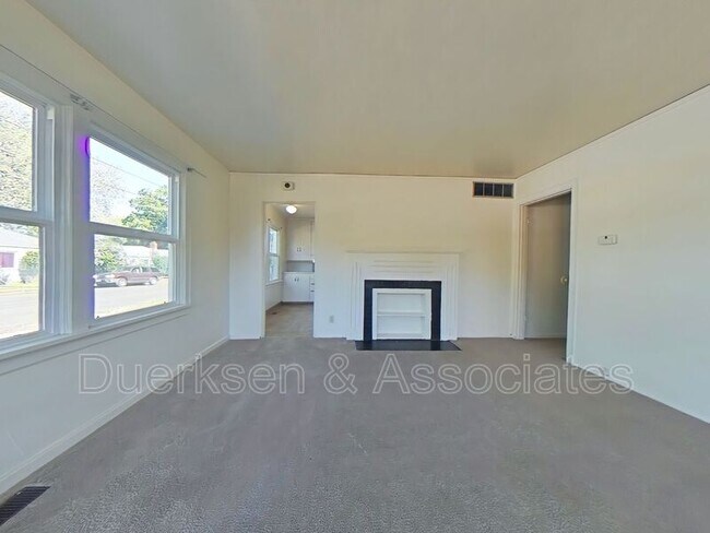 Building Photo - 2659 NW Harrison Blvd