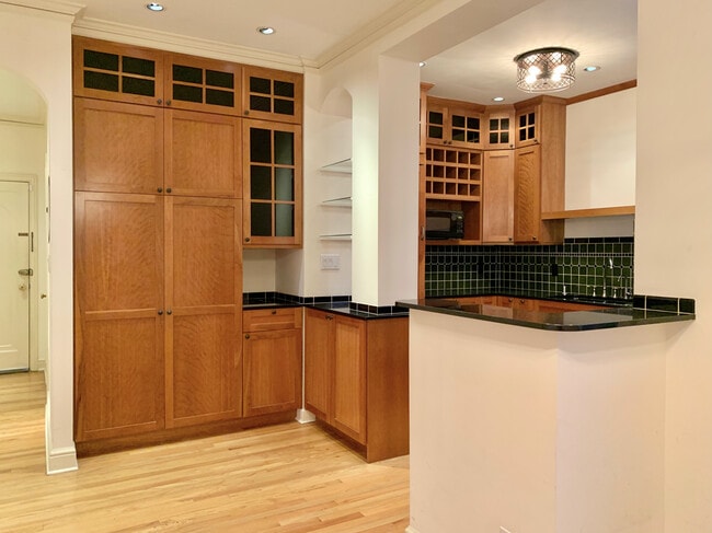 Building Photo - 1895 Pacific Ave