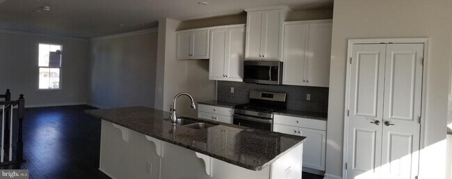 Foto del edificio - 504 Holywell Dr