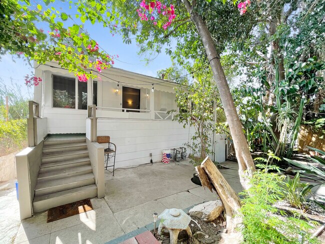 Foto del edificio - 2266 Cove Ave