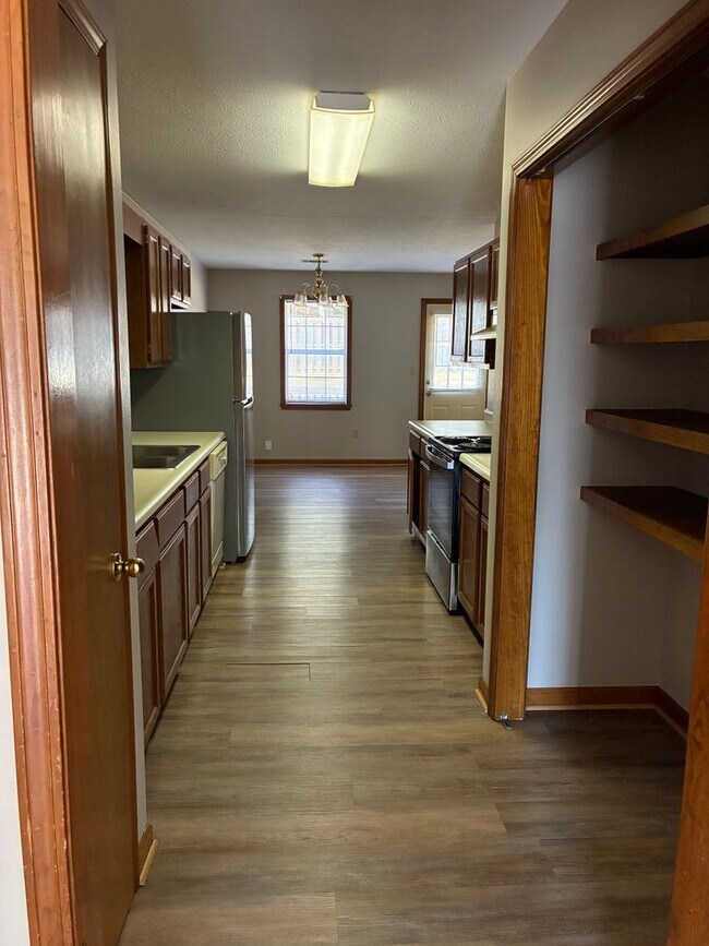 Foto del edificio - 2702 Oak Meadow Pl