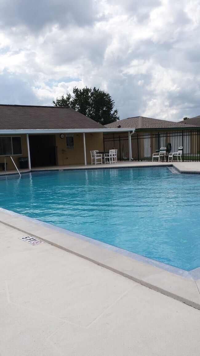 Foto del edificio - 357 Winter Ridge Blvd