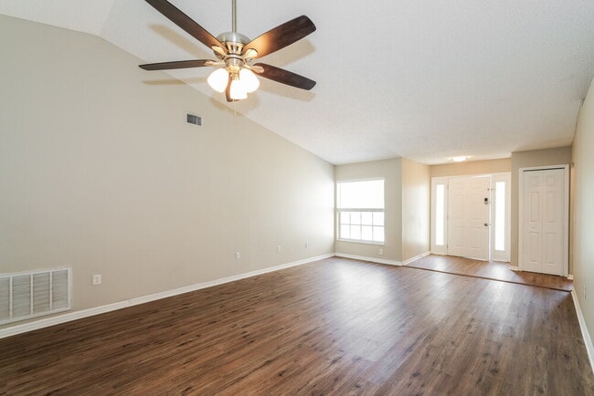 Building Photo - 28507 Tall Grass Dr