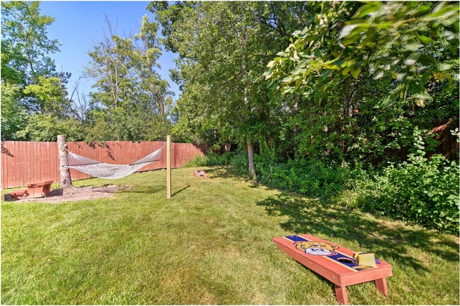 Building Photo - 1385 Northbrook Dr