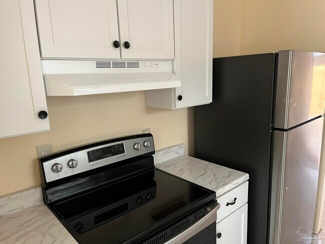 Foto del edificio - 3222 Redwood Ln