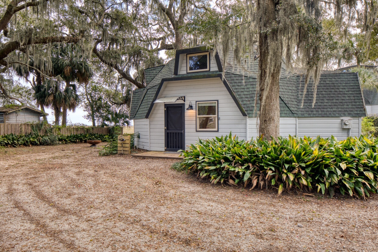 11 Morningside Ct, Savannah, GA 31410 House Rental in Savannah, GA