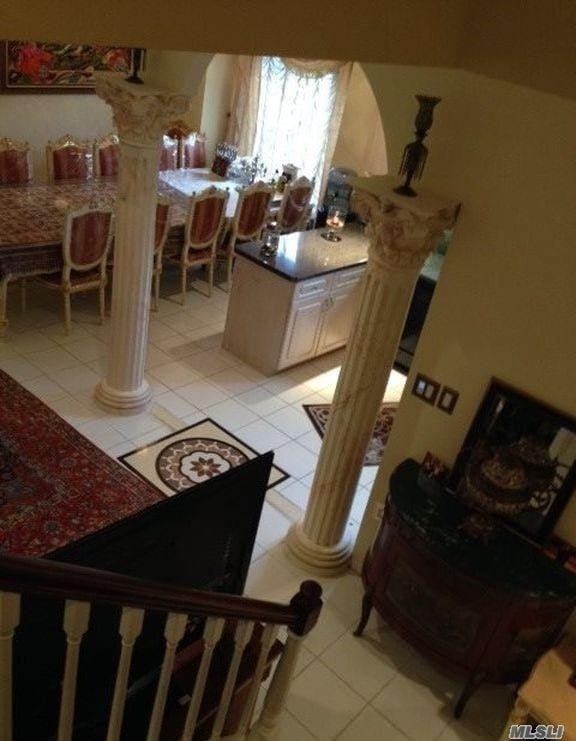 Building Photo - 130 S Middle Neck Rd