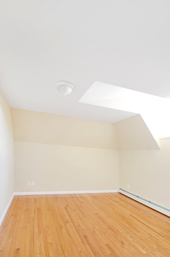 Building Photo - 950 Paulding St