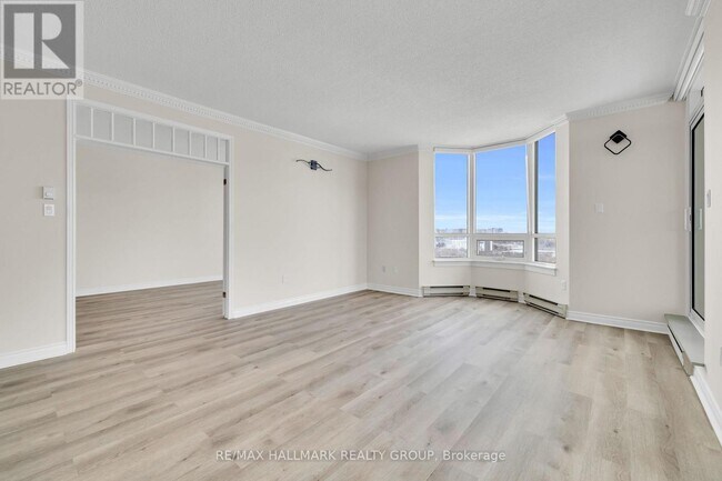 Photo du bâtiment - 1480 Riverside Dr.