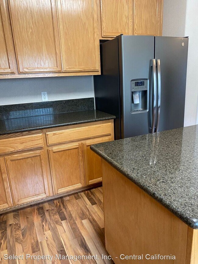 Building Photo - 3 br, 2.5 bath House - 961 Sunset Meadows St