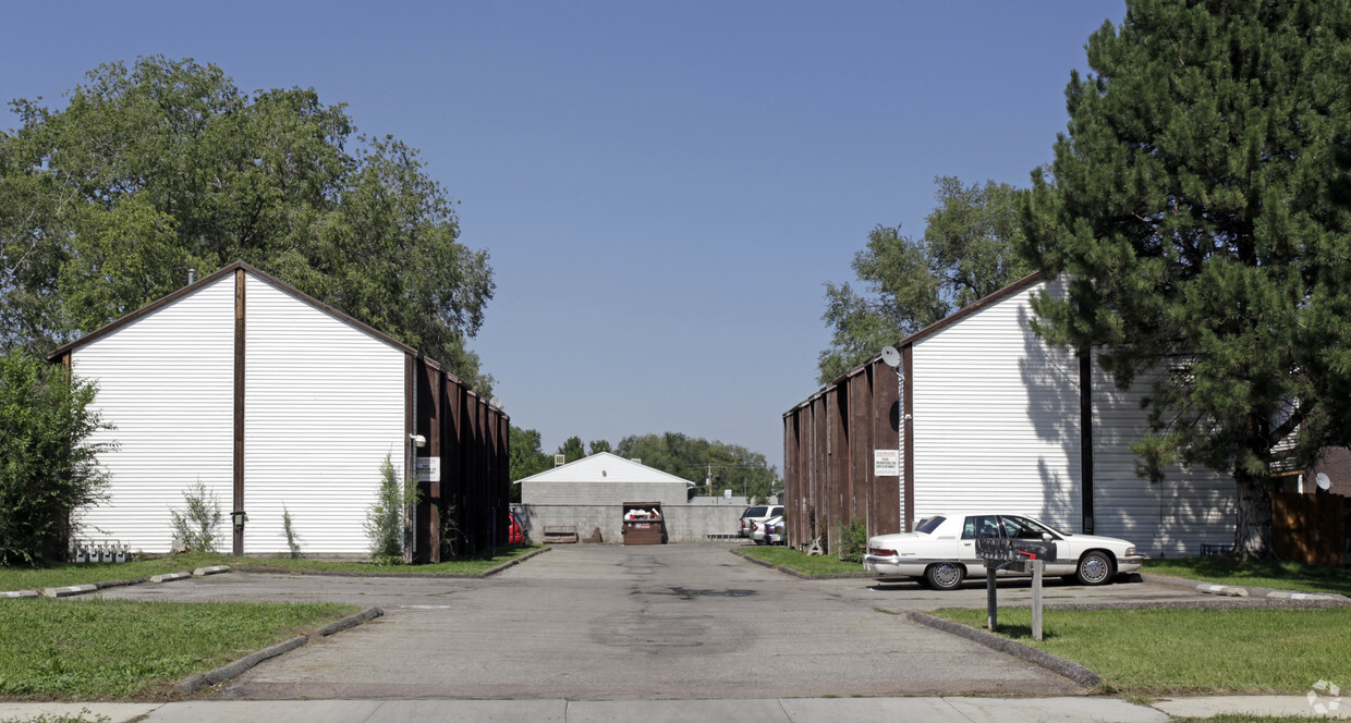 Building Photo - 659 E 8800 S