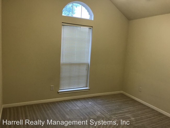 Building Photo - 3 br, 2 bath House - 621 Park Hill Circle
