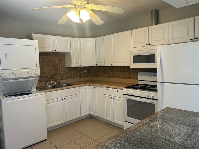 Foto del edificio - 6847 Hawthorne Ln