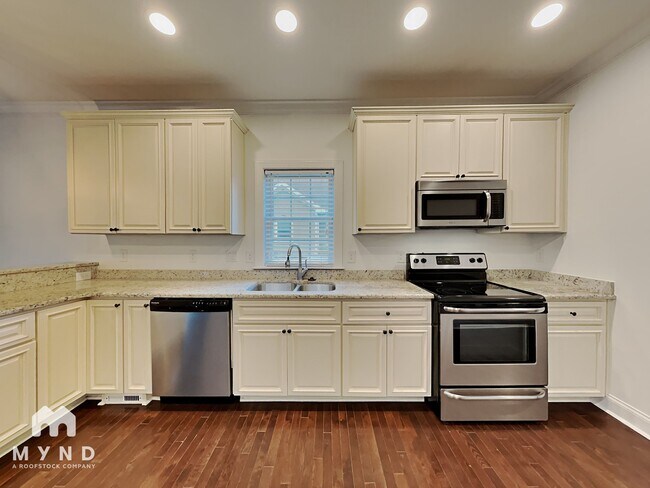 Building Photo - 211 Idlewild Ave