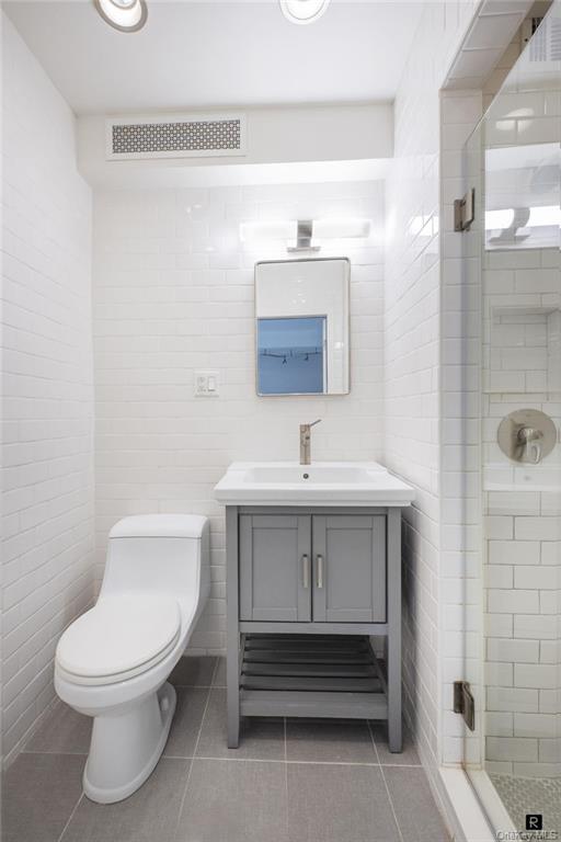 Foto del edificio - 342 E 53rd St