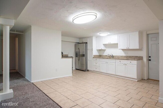 Building Photo - 2 br, 1 bath Townhome - 3404 Cambridge Ct # A