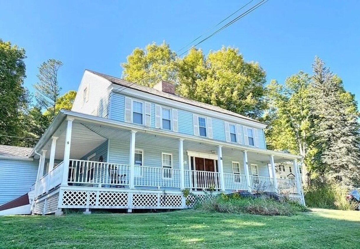 Foto principal - 415-419 N State Road