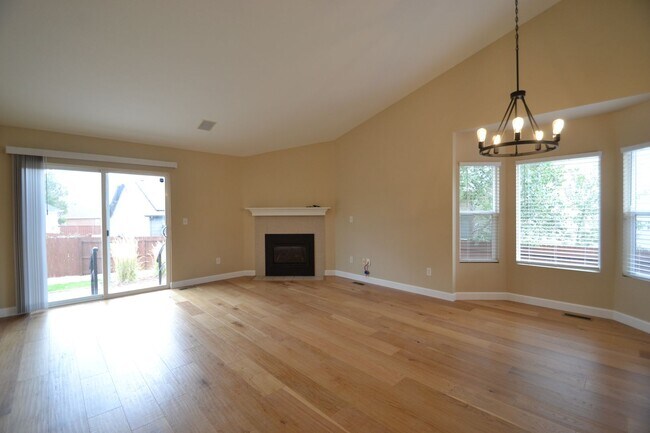 Foto del edificio - 12307 Sleeping Bear Rd