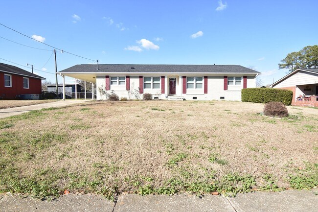 Building Photo - 4 Bedroom and 2 Bath Home- Updated (Pets N...