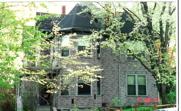 Building Photo - 11 Walnut Ave