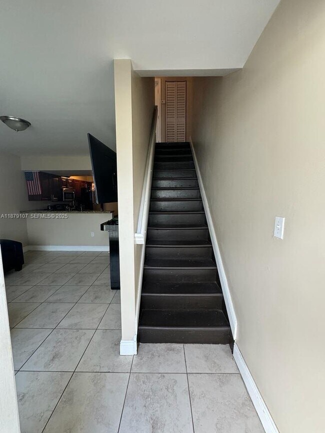 Foto del edificio - 483 NW 19th St