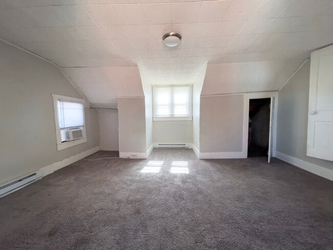 Building Photo - Dishwasher Included