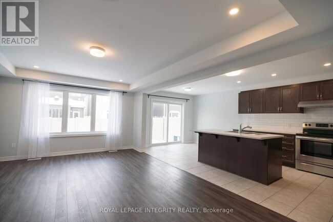 Building Photo - 754 Derreen Ave