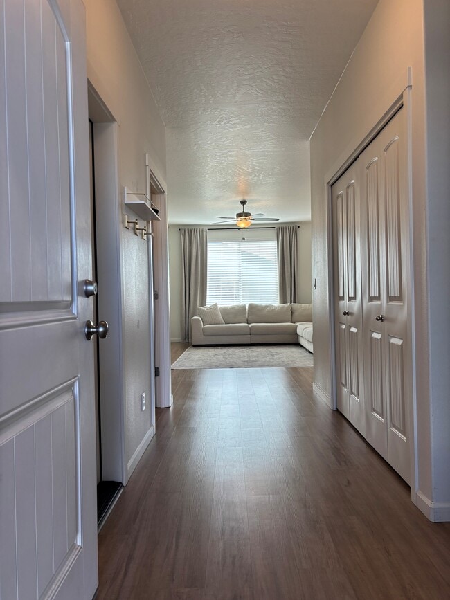 Foto del edificio - 8602 Ashen Dr