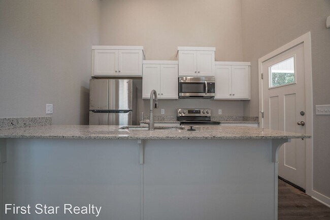 Building Photo - 1 br, 1 bath House - 580 N Honey Locust Bend