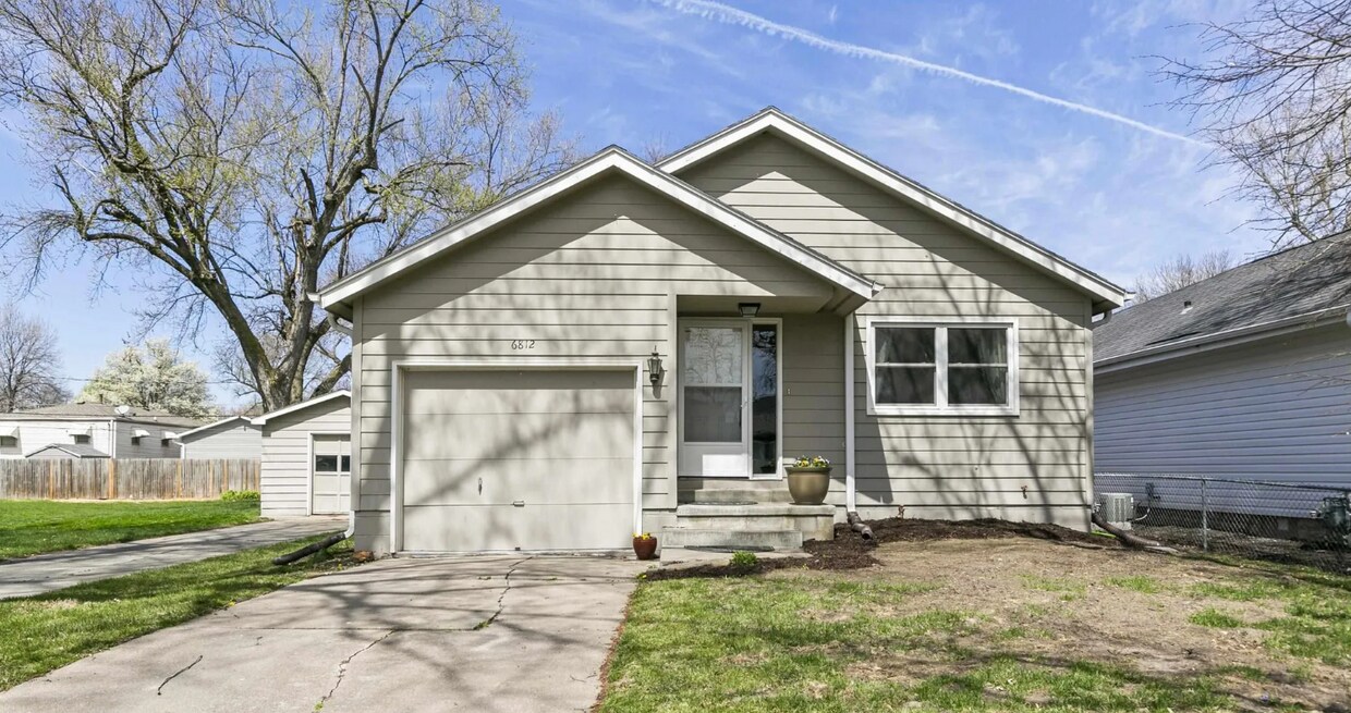 Foto principal - 6812 Mason St