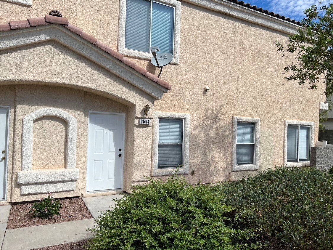 Foto principal - 2 br, 2.5 bath House - 2594 Lazy Saddle Drive