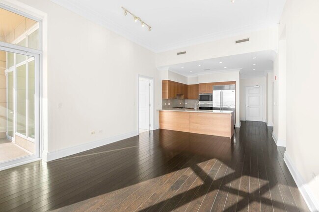 Foto del edificio - 2550 N Lakeview Ave