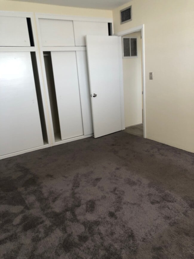 bedroom - 4900 Bayview Dr