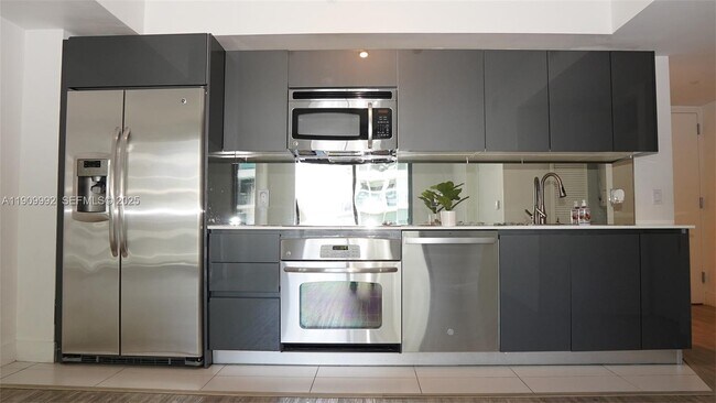 Foto del edificio - 31 SE 6th St