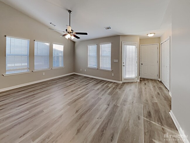 Building Photo - 385 Chadwick Cmns