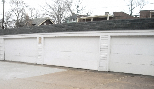 Garage - 15103-15105 Lake Ave