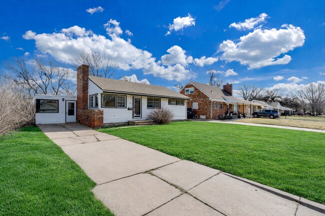 Foto del edificio - 534 S Christine Ave